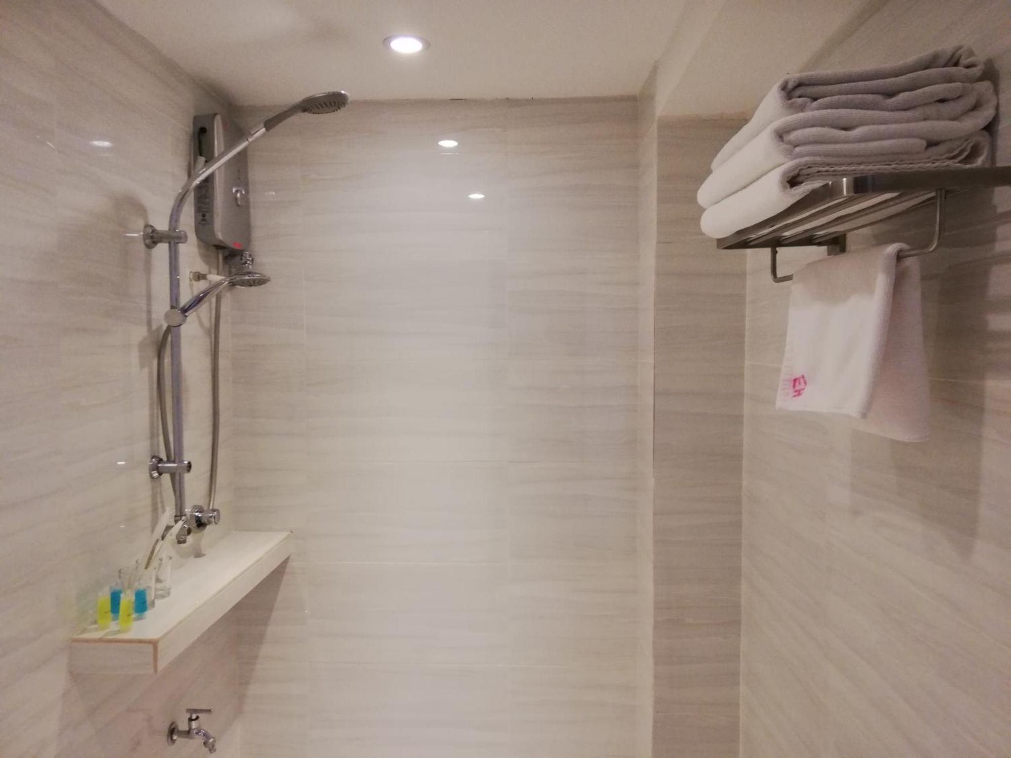 Ease Hotel Kota Kinabalu Zewnętrze zdjęcie